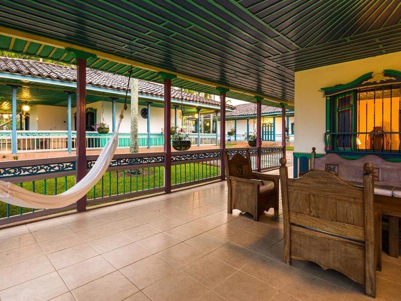 Decameron Heliconias -