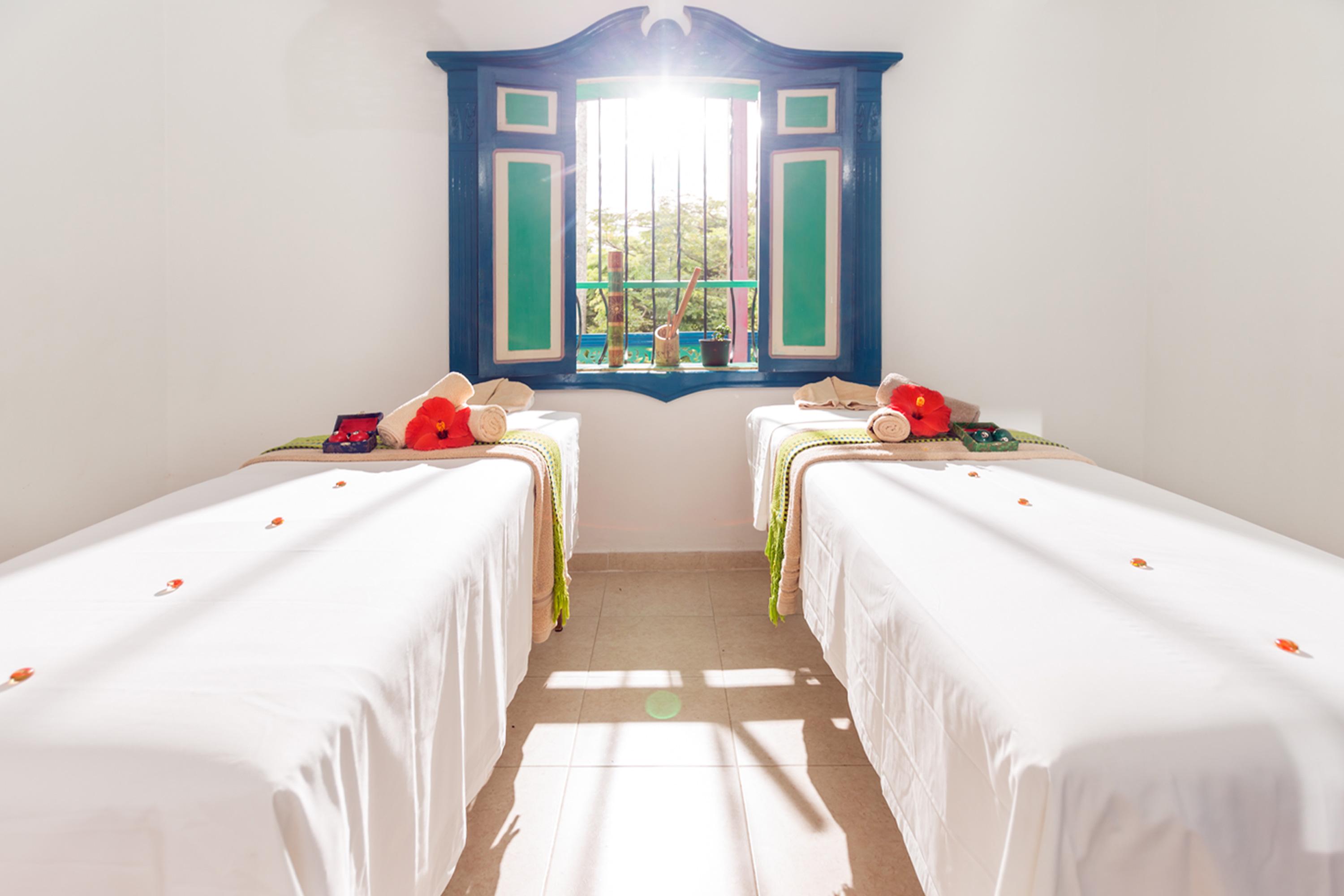 Decameron Heliconias - 4*