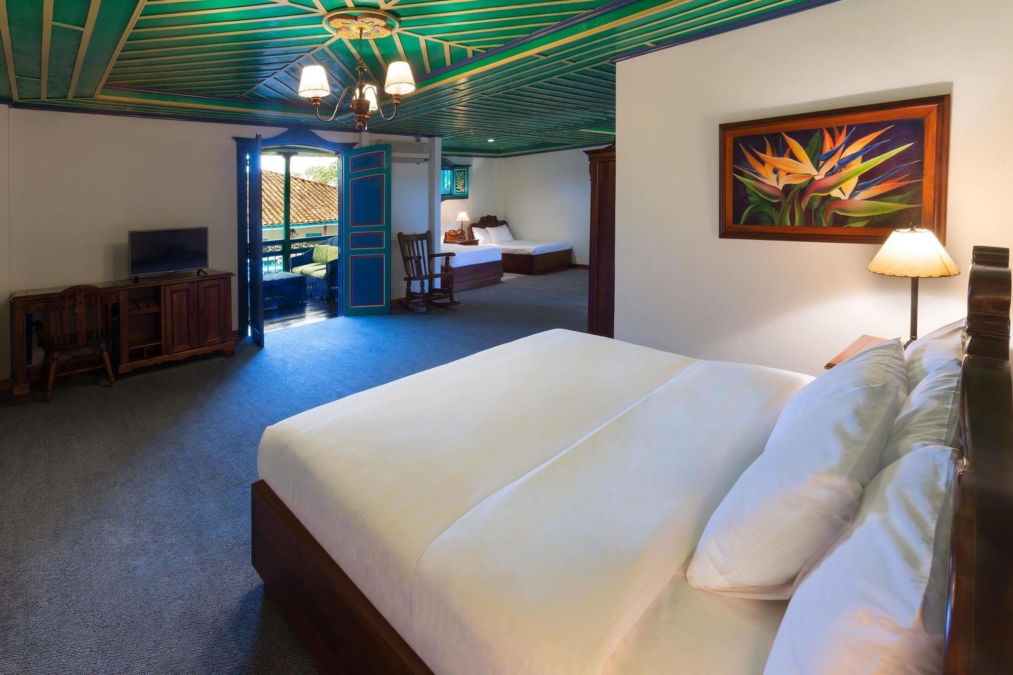 Decameron Heliconias - 4*